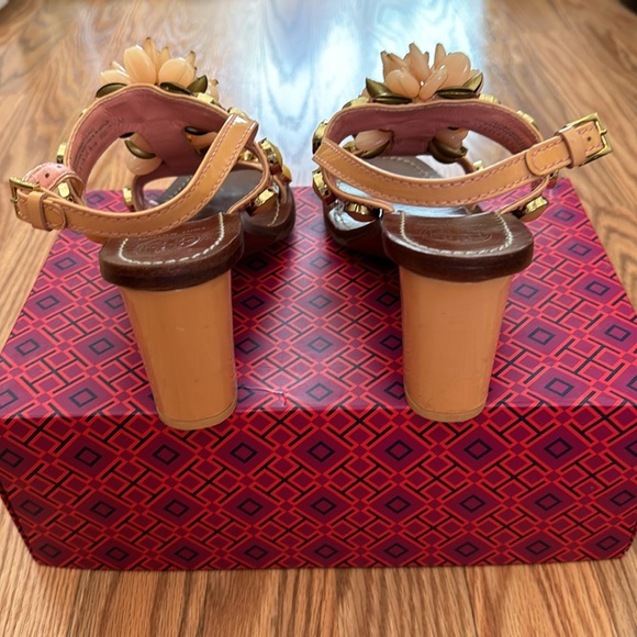 Tory Burch Coral Patent Leather Emilynn T-strap Studded Sandals (Pink) Size 7.5M - Picture 3 of 8